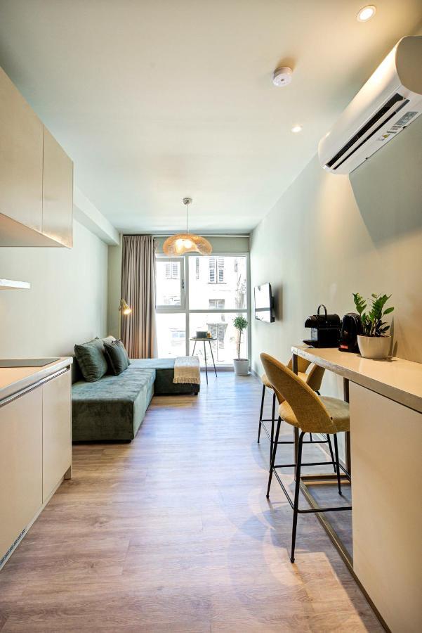 Yalarent Stunning Apartments At The Heart Of เอเธนส์ ภายนอก รูปภาพ