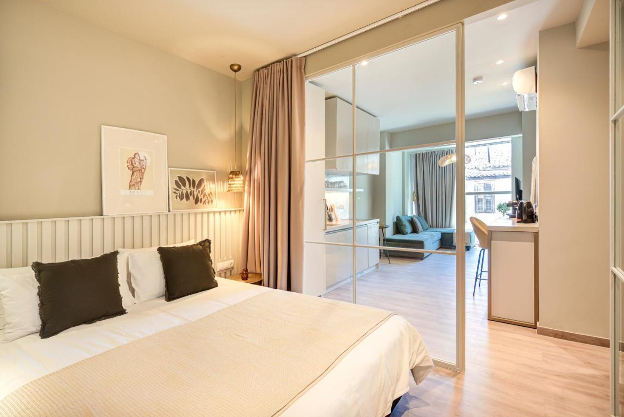 Yalarent Stunning Apartments At The Heart Of เอเธนส์ ภายนอก รูปภาพ