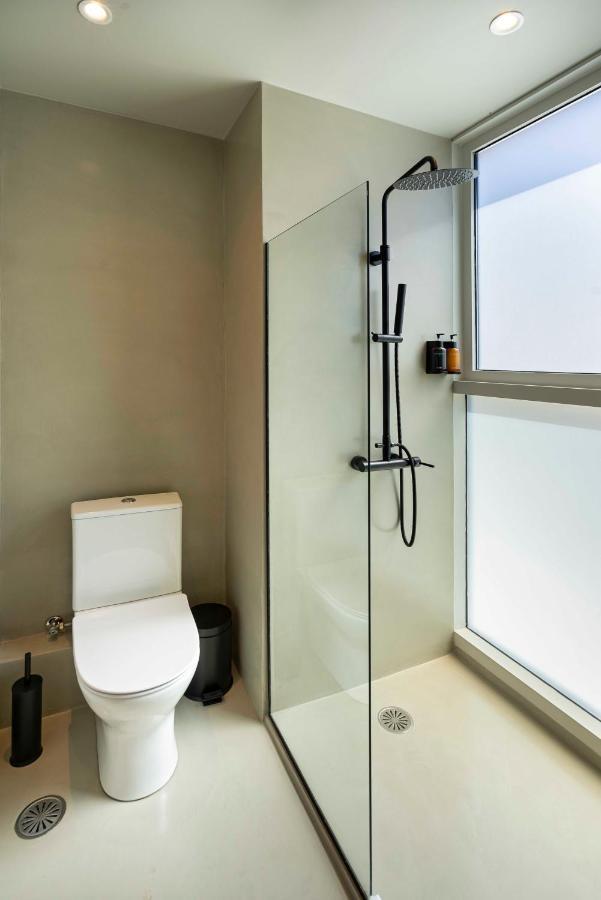 Yalarent Stunning Apartments At The Heart Of เอเธนส์ ภายนอก รูปภาพ