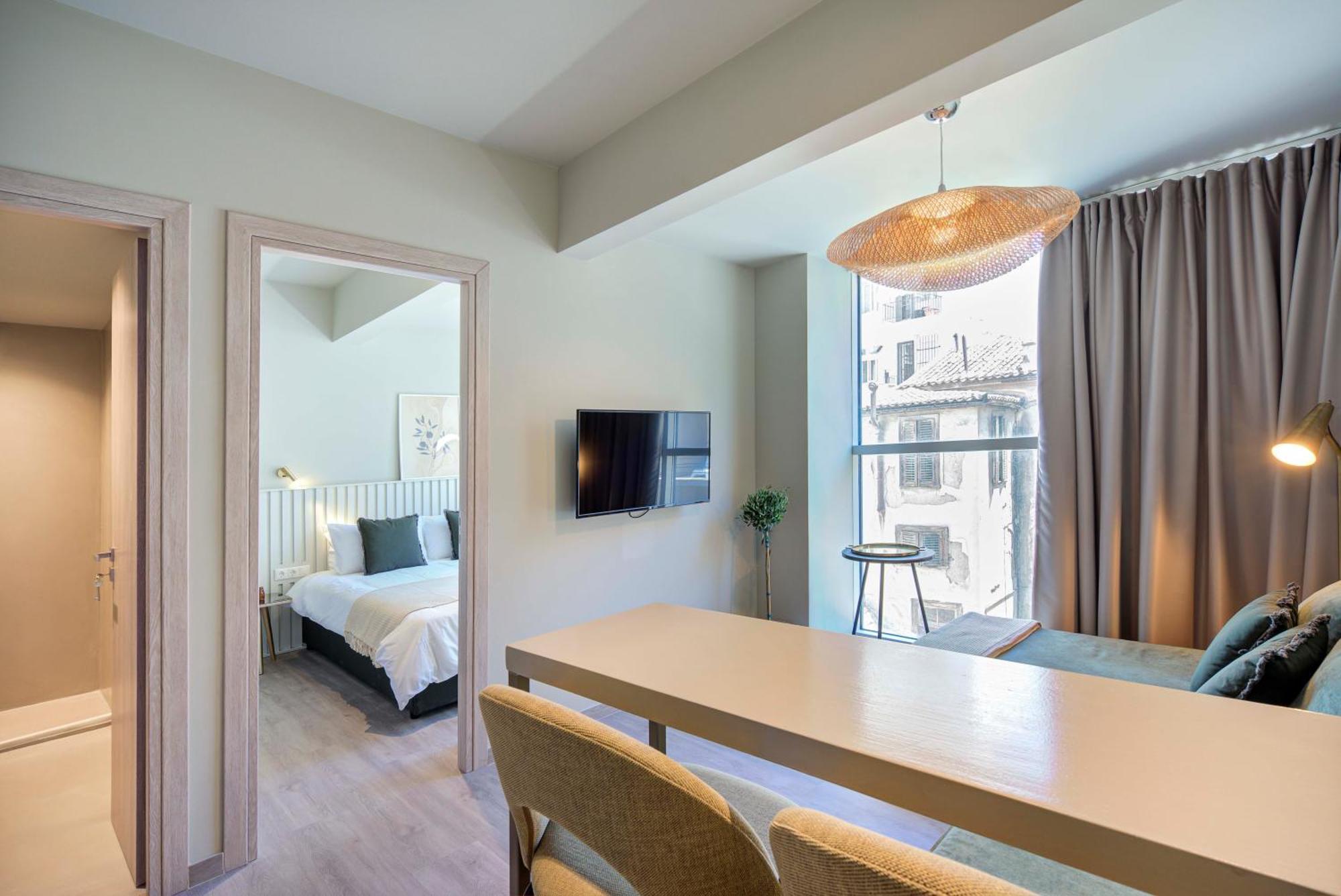 Yalarent Stunning Apartments At The Heart Of เอเธนส์ ภายนอก รูปภาพ